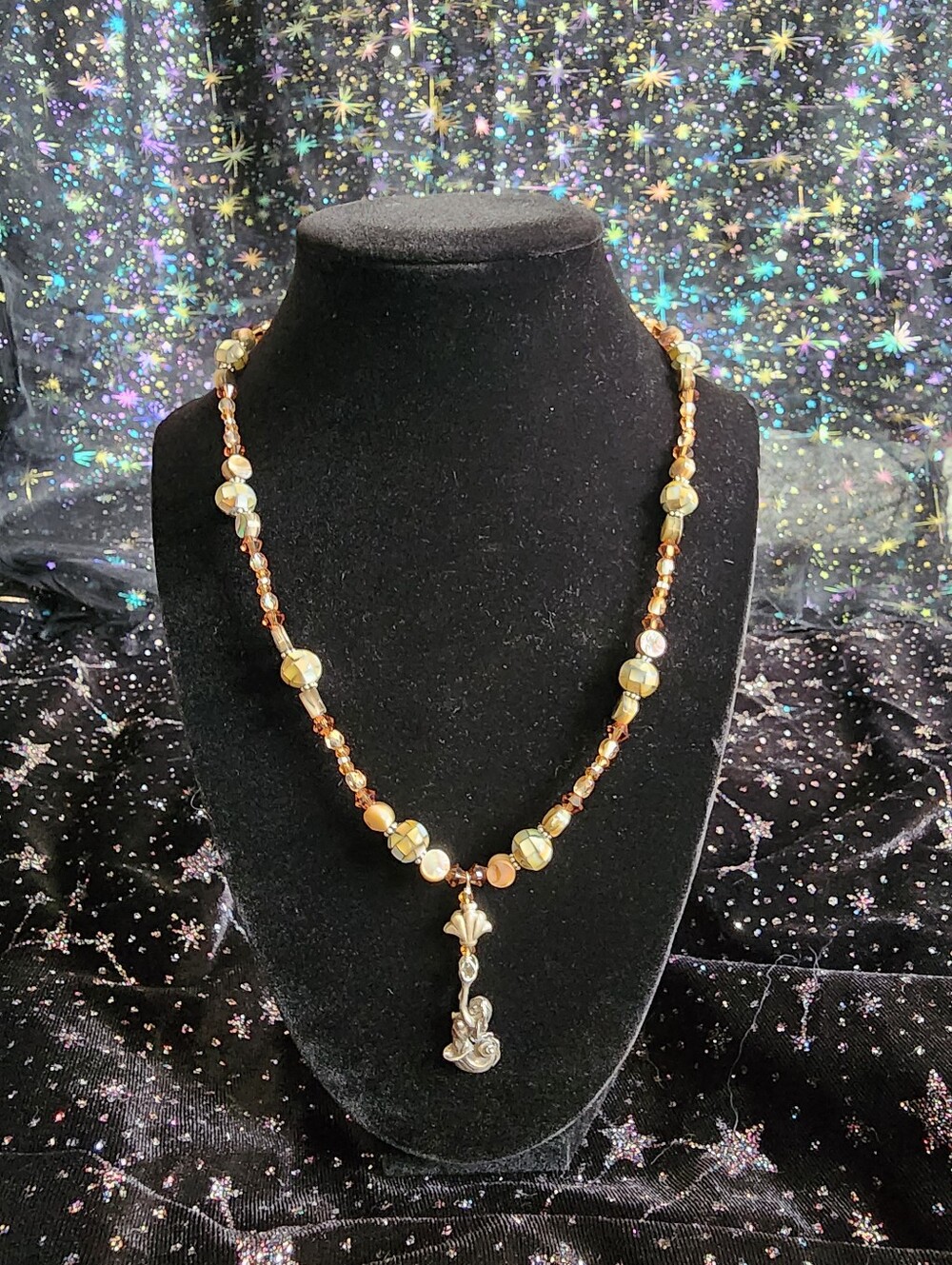 Mermaid mother of pearl necklace (18.5 in)